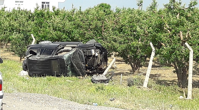 OTOMOBİL ŞARAMPOLE DEVRİLDİ: 2 YARALI