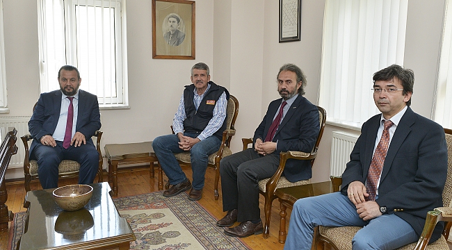 REKTÖR AKGÜL'DEN İHSAN DURU'YA İADE-İ ZİYARET