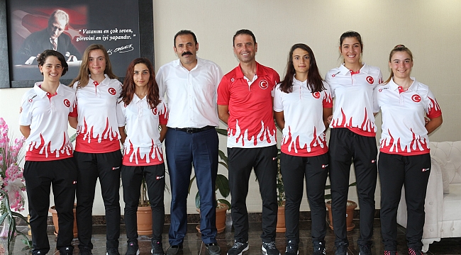 YILDIZ BAYAN BİSİKLET MİLLİ TAKIMI KAMPA GİRDİ