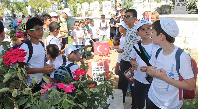 FETİH NESLİ'NDEN ŞEHİTLERE ZİYARET VE DUA