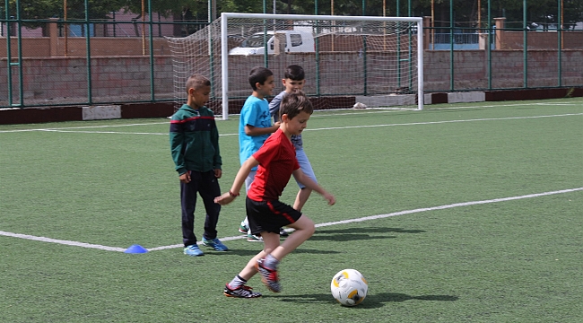 FUTBOL, YAZ SPOR OKULLARININ GÖZDESİ OLDU