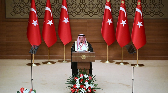 REKTÖR  AKGÜL, İSLAM ÜLKELERİ REKTÖRLER FORUMUNA KATILDI