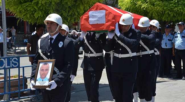 ŞEHİT POLİS MEMURU SON YOLCULUĞUNA DUALARLA UĞURLANDI