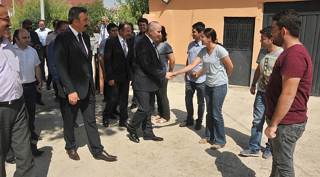 VALİ MERAL İLÇE GEZİLERİNE BAŞLADI