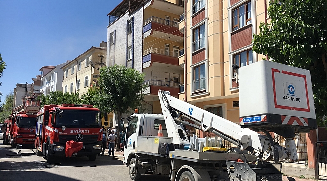 YANGIN PANİĞE YOL AÇTI