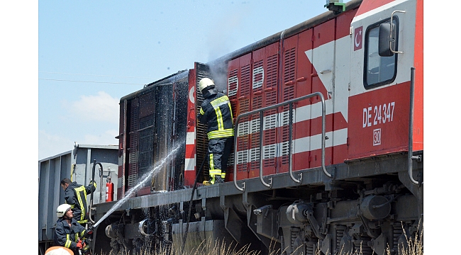 YÜK TRENİNDE ÇIKAN YANGIN SÖNDÜRÜLDÜ