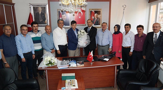 AK PARTİ İL BAŞKANLIĞINDA DEVİR TESLİM YAPILDI