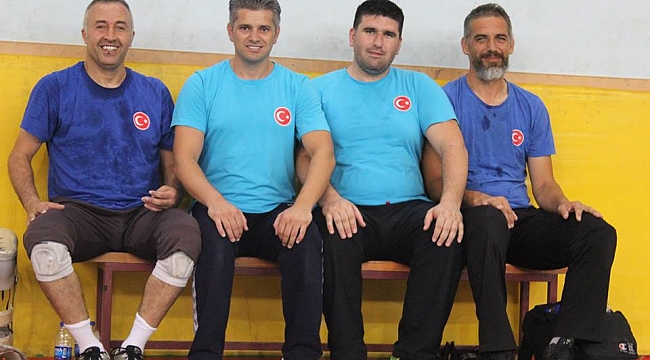 ANTRENÖR VE SPORCUYA MİLLİ DAVET