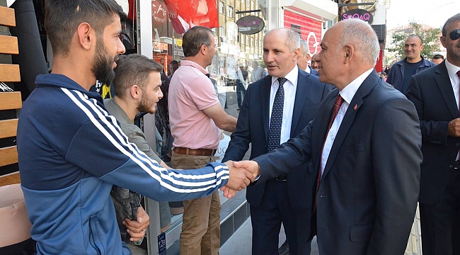 ESNAFLARIN BAYRAMINI KUTLADILAR