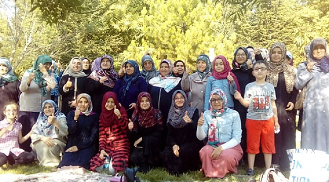 KADIN KOLLARI PİKNİKTE BULUŞTU