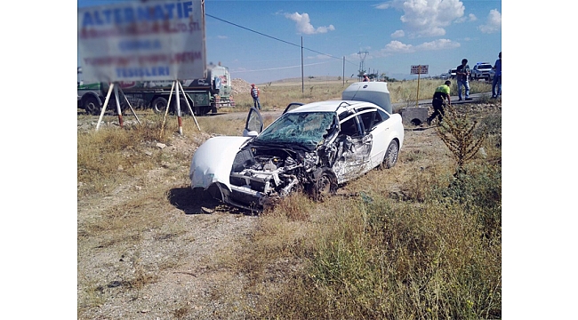 KARAMAN-KONYA KARAYOLUNDA POLİS ARACI KAZA YAPTI: 4 YARALI 