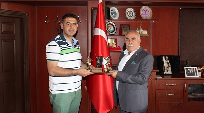 KESOB’A AKŞEHİR BAKKALAR ODASI YÖNETİMİNDEN SÜPRİZ ZİYARET