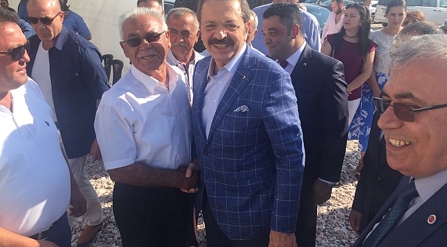 ÖDÜL TÖRENİ VE AÇILIŞA KATILDI