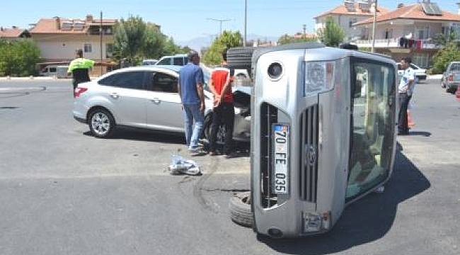 TRAFİK KAZALARI: 21 YARALI