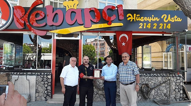TÜRKÇE TABELASI OLAN İŞYERLERİNE TEŞEKKÜR PLAKETİ