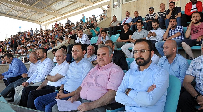 VALİ MERAL KARAMAN BELEDİYESPOR’UN KUPA HEYECANINA ORTAK OLDU