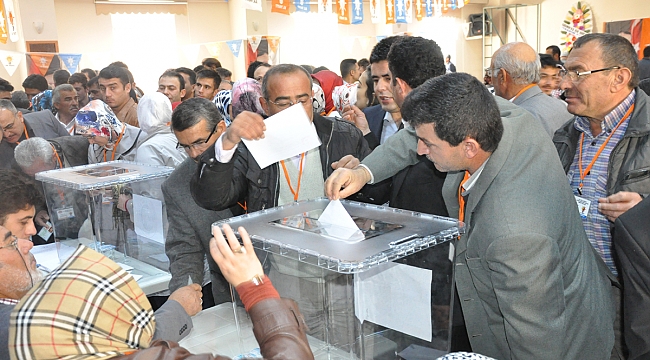 AK PARTİ’DE MERKEZ İLÇE BAŞKANLIĞI İÇİN TEMAYÜL YOKLAMASI YAPILDI