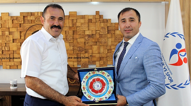 BAŞKAN HUYSUZ’DAN KISACIK’A ZİYARET