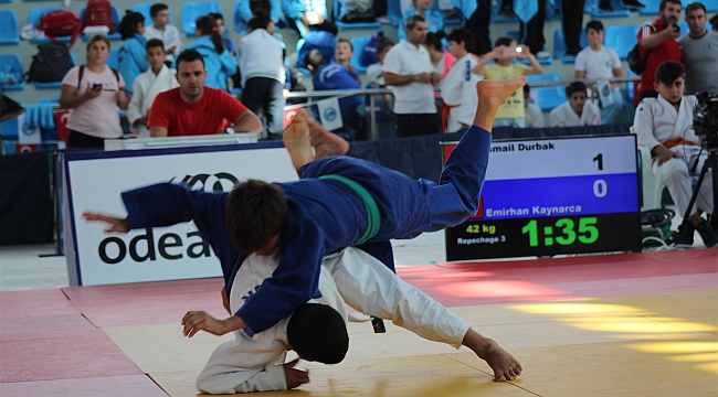 JUDO ŞAMPİYONASI’NDA HEYECAN DEVAM EDİYOR