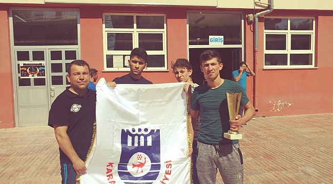 KARAMAN MUAY THAİ MADALYA VE KUPAYLA DÖNDÜ