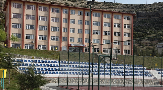 KMÜ ERMENEK YERLEŞKESİNE 500 KİŞİLİK SPOR SALONU YAPTIRIYOR