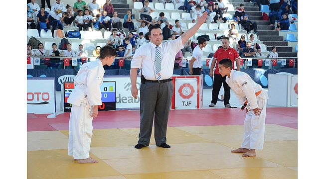 MİNİKLER TÜRKİYE ŞAMPİYONASI KARAMAN’DA BAŞLADI