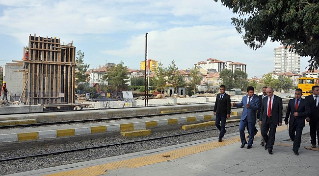 VALİ MERAL GAR MÜDÜRLÜĞÜNDE İNCELEMELERDE BULUNDU