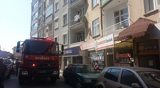 YANGINDA MADDİ HASAR OLUŞTU