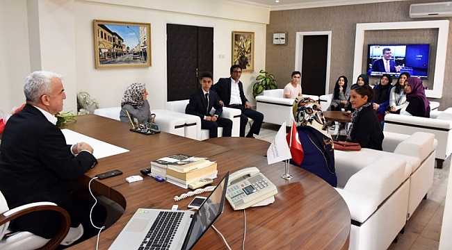 ANADOLU MEKTEBİNİN ÖĞRENCİLERİ MUSTAFA KUTLU’YU ANLATACAK  