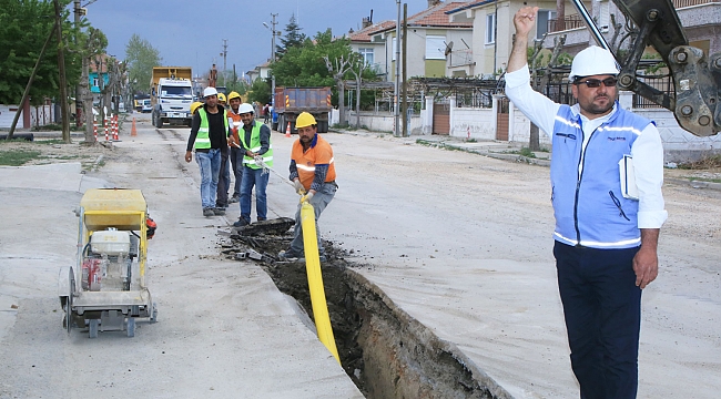 LARENDE VE ÜNİVERSİTE MAHALLELERİNDE DOĞALGAZ SORUNU ÇÖZÜLÜYOR
