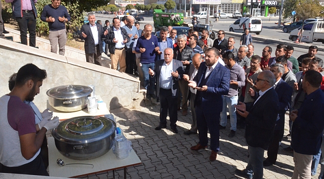 MARANGOZLAR ODASINDAN AŞURE İKRAMI