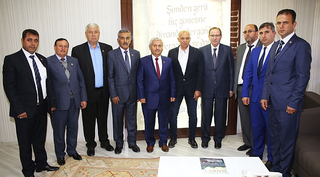 MUHTARLAR DERNEĞİ'NDEN BAŞKAN ÇALIŞKAN'A ZİYARET