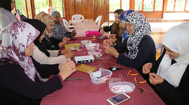 MÜLTECİLERE SANAT KURSU