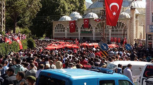 ŞEHİT ONBAŞI GÖZYAŞLARI ARASINDA TOPRAĞA VERİLDİ