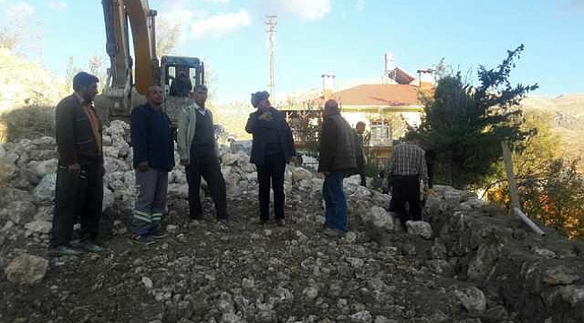 İSTİNAT DUVARI ÇALIŞMASI HIZLANDI