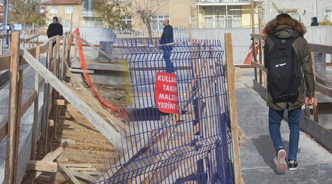 TREN GARINDA GEÇİCİ KÖPRÜ YAPILDI