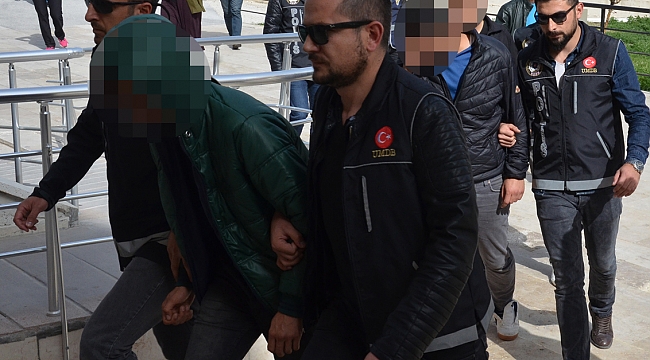 UYUŞTURUCU SATICILARI TUTUKLANDI