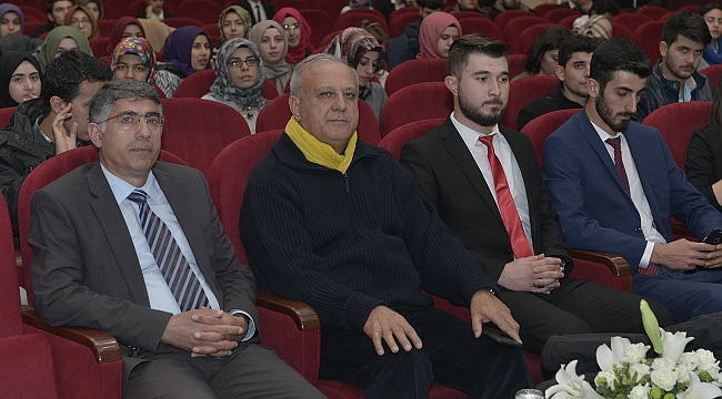                                                                                          DR. RAMAZAN KURTOĞLU KMÜ’DE ÖĞRENCİLERLE BULUŞTU