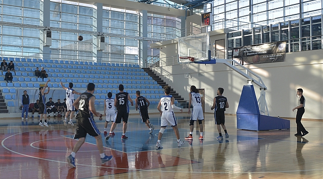 ÜNİVERSİTELERARASI 2. LİG BASKETBOL TURNUVASI BAŞLADI
