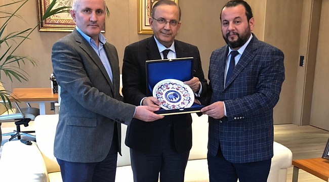VALİ MERAL VE REKTÖR AKGÜL'DEN SELÇUK ECZA'YA ZİYARET