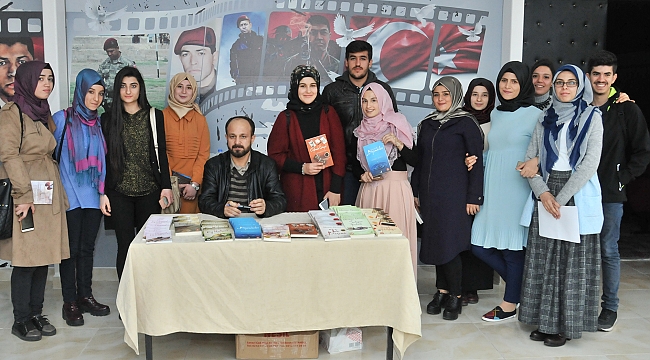 YAZAR MEHMET DEVECİ ÖĞRENCİLERLE BULUŞTU