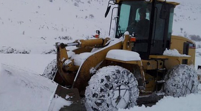 93 KÖY YOLU ULAŞIMA AÇILDI, ÇALIŞMALAR DEVAM EDİYOR