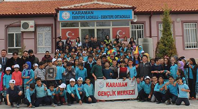 GENÇLİK MERKEZİNDEN KÖY OKULLARINA KİTAP DESTEĞİ