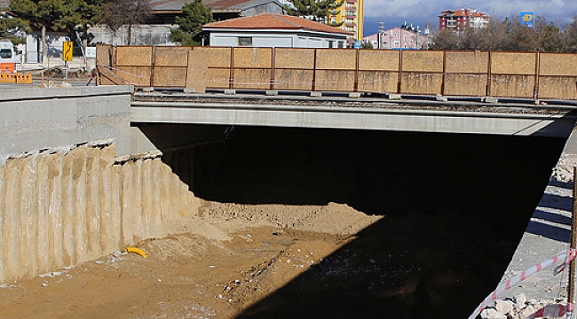 LARENDE ALT GEÇİDİNDE ÇALIŞMALAR SÜRÜYOR