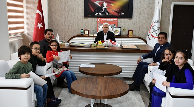 ÖZEL YETENEKLİ ÖĞRENCİLER BAŞARI BELGELERİNİ ALDI