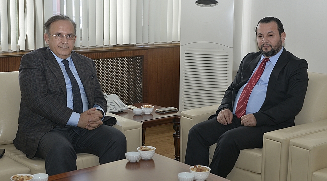 SELÇUK ECZA’DAN REKTÖR AKGÜL’E ZİYARET