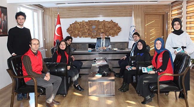 SPOR MÜDÜRÜNDEN “HAYALLERİNİZ VARSA KİTAP OKUYUN” PROJESİNE DESTEK