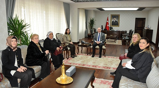 AK PARTİ KADIN KOLLARINDAN VALİ MERAL’E ZİYARET