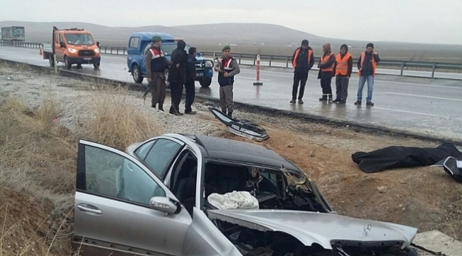 AKSARAY YOLUNDAKİ KAZADA 2 ÖLÜ, 1 AĞIR YARALI