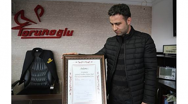 EŞİNE ALACAĞI TEK TAŞIN PARASINI MEHMETÇİK VAKFINA BAĞIŞLADI